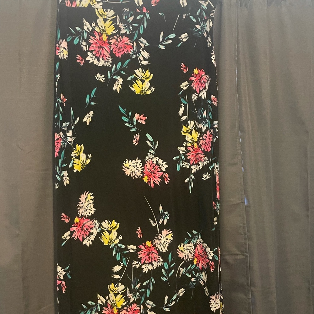 A.n.a Black with Multicolor Floral Print Maxi Skirt with Side Slits. Size XL.